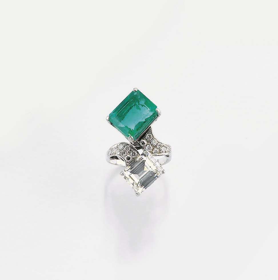 ANELLO CON DIAMANTE E SMERALDO