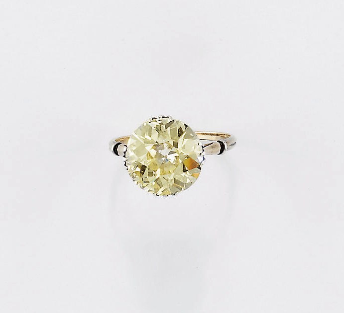 ANELLO CON BRILLANTE TAGLIO VECCHIO