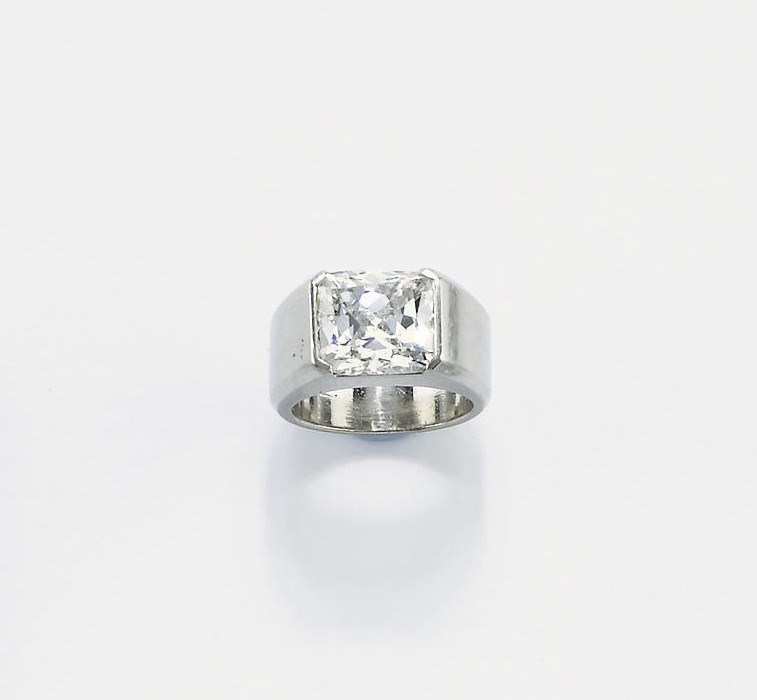 ANELLO CON DIAMANTE TAGLIO ASSCHER