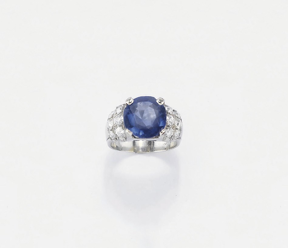 ANELLO CON ZAFFIRO E BRILLANTI