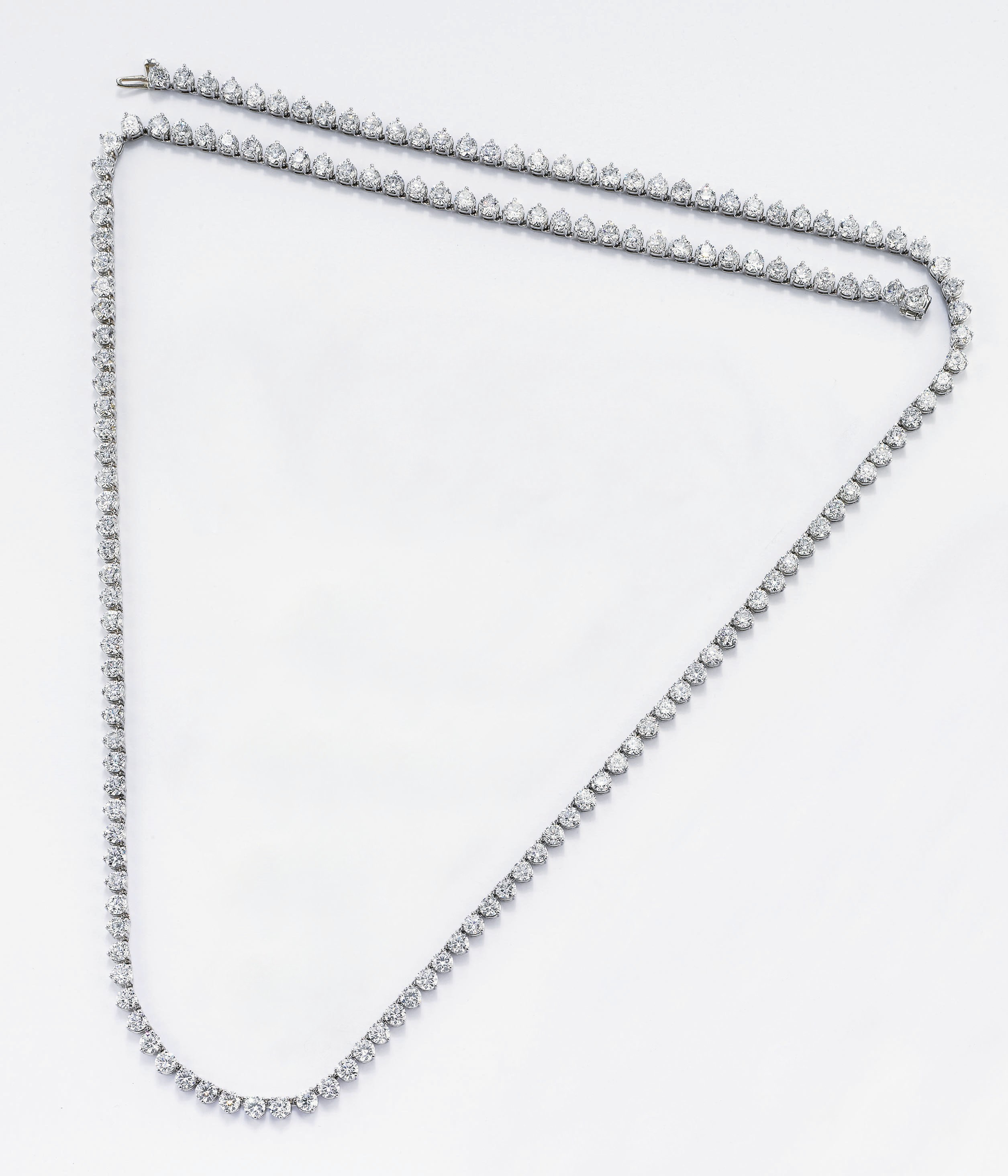 LUNGA COLLANA IN PLATINO E DIAMANTI