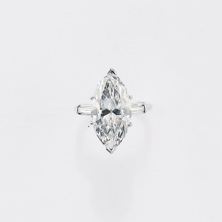 ANELLO CON DIAMANTE TAGLIO MARQUISE