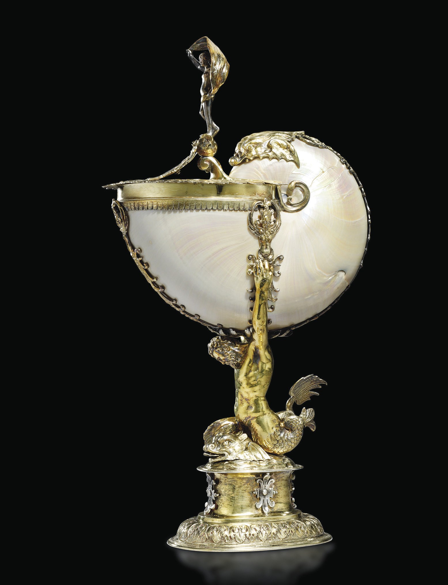 COUPE NAUTILE ET MONTURE EN ARGENT ET VERMEIL