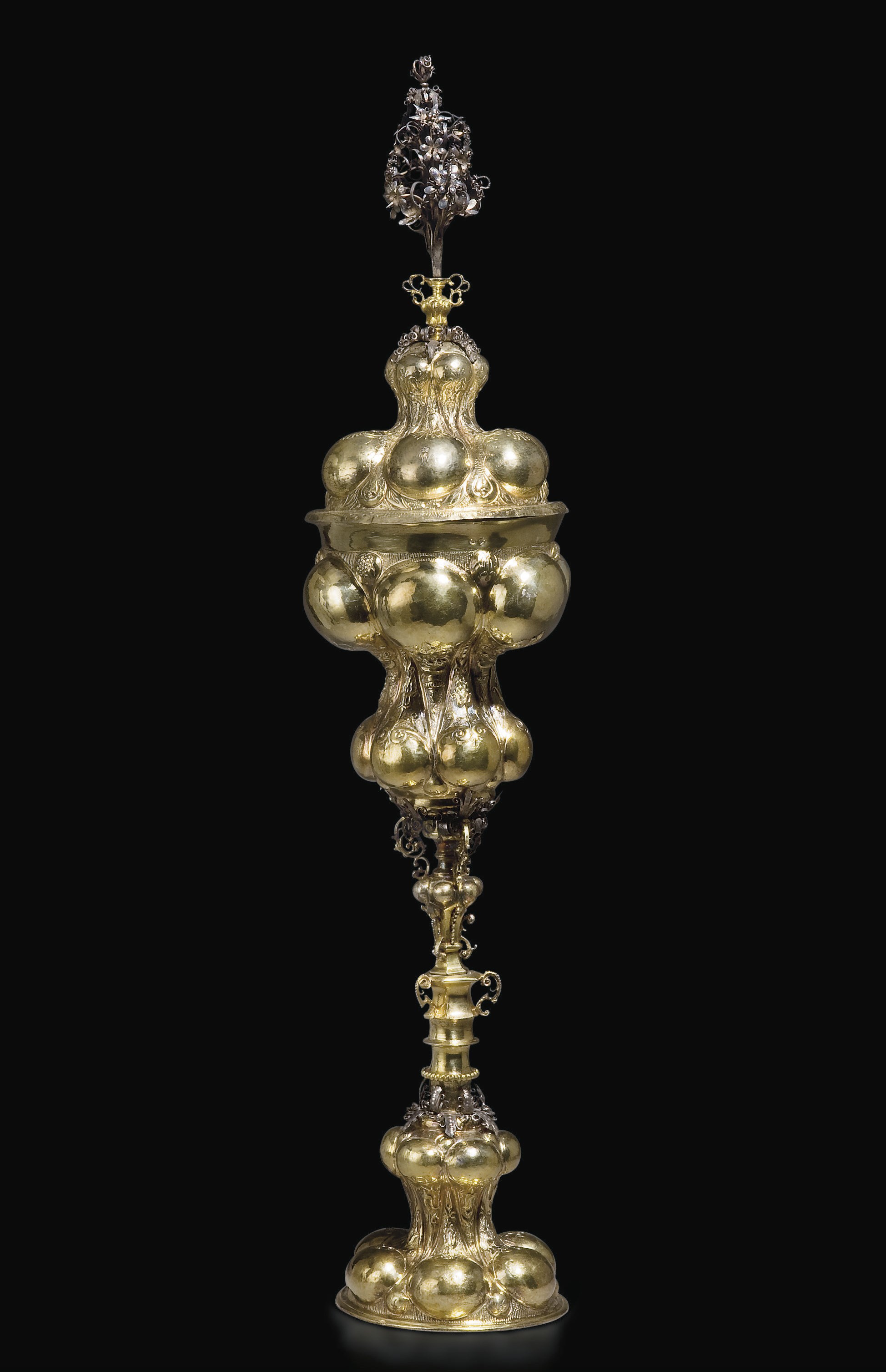 LA COUPE DE MEDINGEN
COUPE EN ARGENT ET VERMEIL
