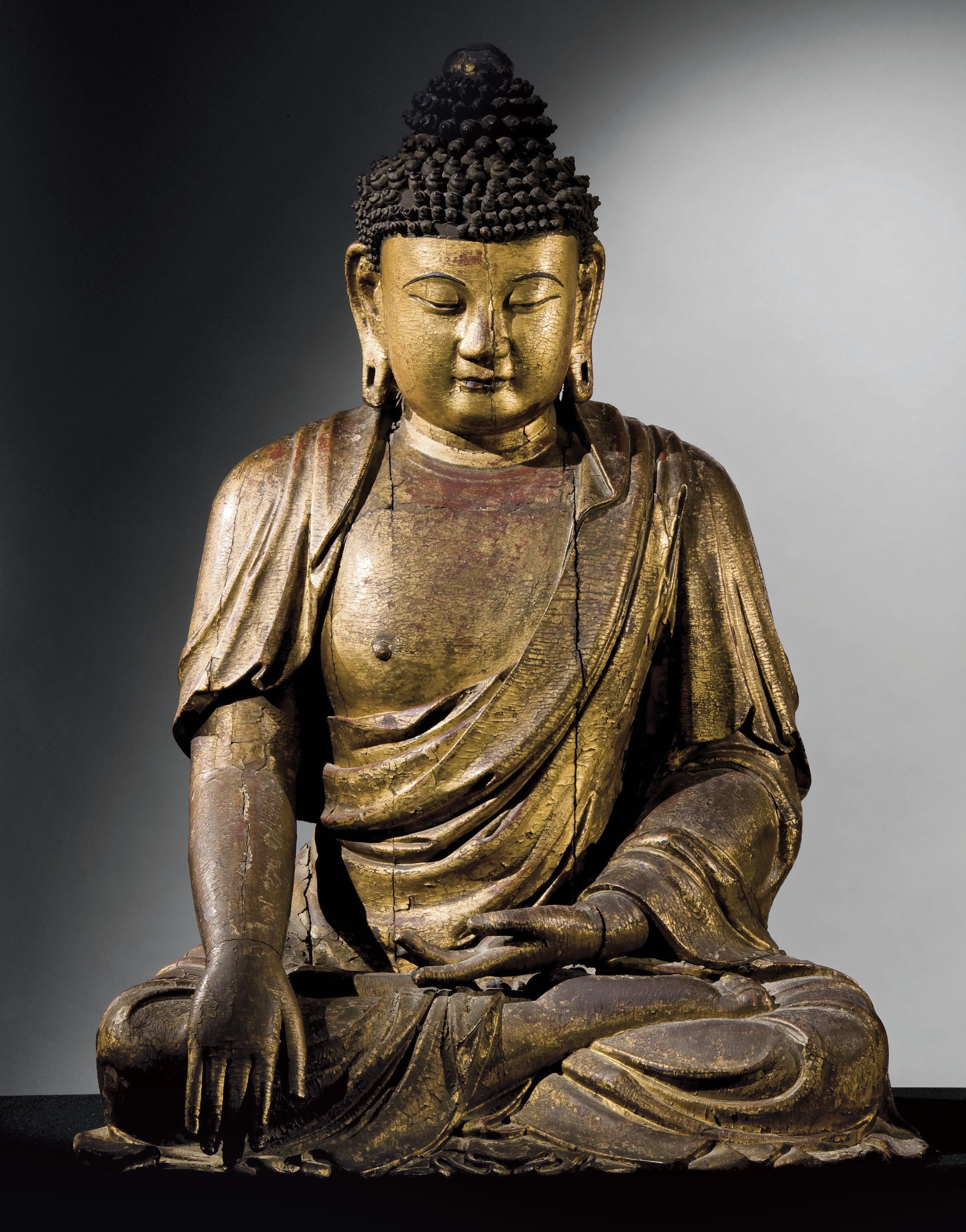 IMPORTANTE STATUE DE BOUDDHA EN BOIS LAQUE OR ET ROUGE