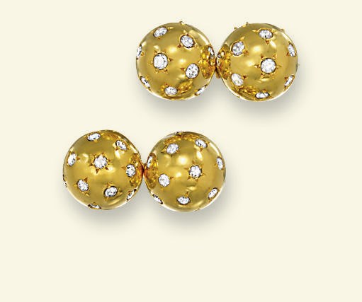 A PAIR OF DIAMOND CUFFLINKS, BY VAN CLEEF & ARPELS
