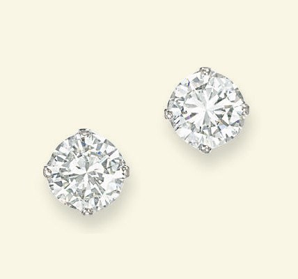 A PAIR OF DIAMOND EAR STUDS