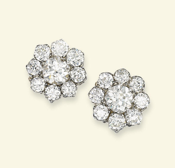 A PAIR OF DIAMOND EAR CLIPS