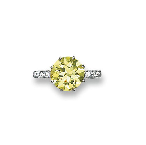 AN EARLY 20TH CENTURY COLOURED DIAMOND RING