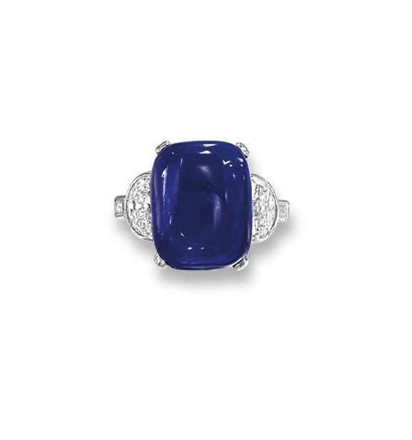 A SAPPHIRE AND DIAMOND RING