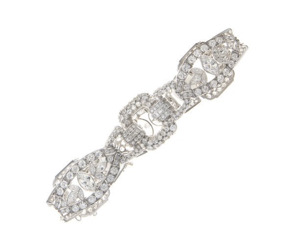 A DIAMOND AND PLATNUM BRACELET