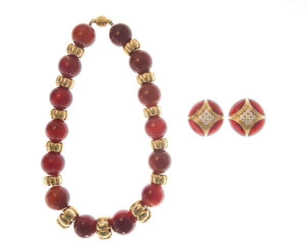 A GROUP OF CARNELIAN, DIAMOND AND GOLD JEWELRY
