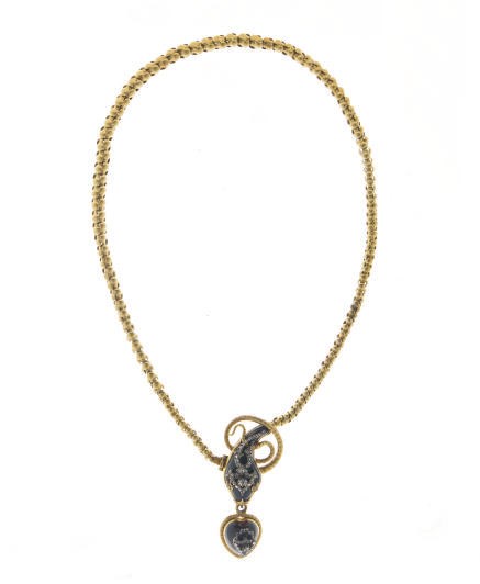 AN ANTIQUE GARNET, DIAMOND AND GOLD NECKLACE