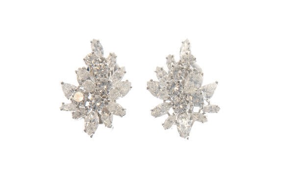 A PAIR OF DIAMOND AND PLATINUM EAR CLIPS