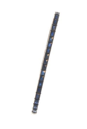 A SAPPHIRE AND PLATINUM BRACELET
