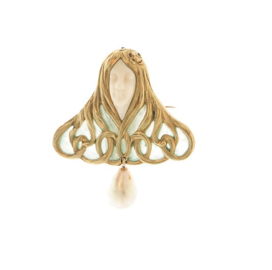 **AN ART NOUVEAU WHITE CORAL AND ENAMEL BROOCH, BY RENE FOY