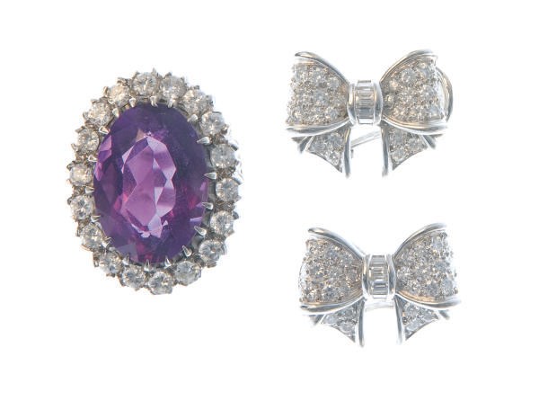 A GROUP OF AMETHYST, DIAMOND AND PLATINUM JEWELRY