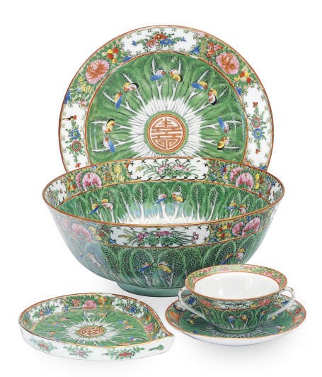 A CHINESE EXPORT-STYLE PORCELAIN PART SERVICE,