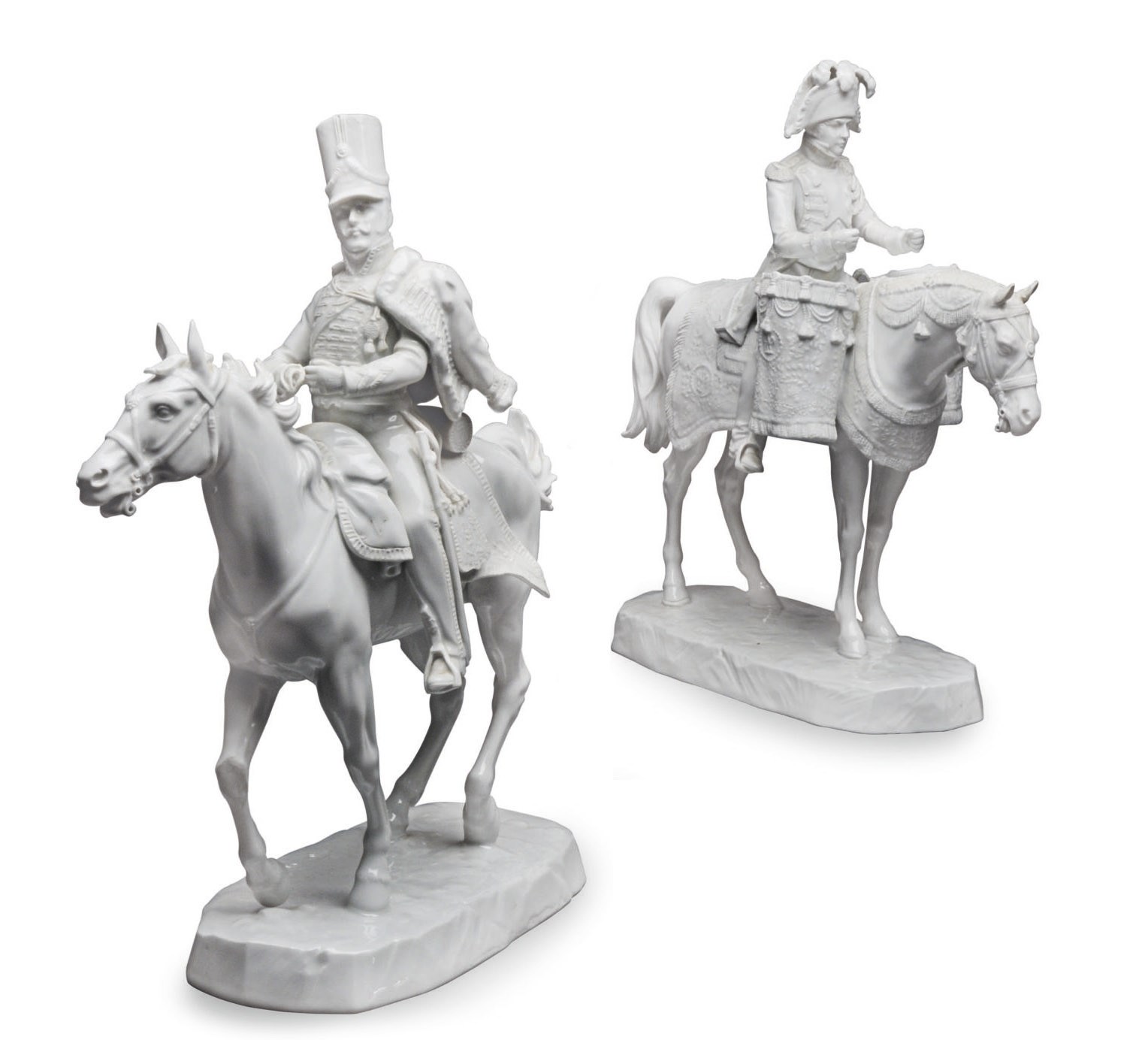 A PAIR OF GERMAN PORCELAIN EQUESTRIAN FIGURES DEPICTING A NAPOLEONIC AND A RUSSIAN SOLDIER,