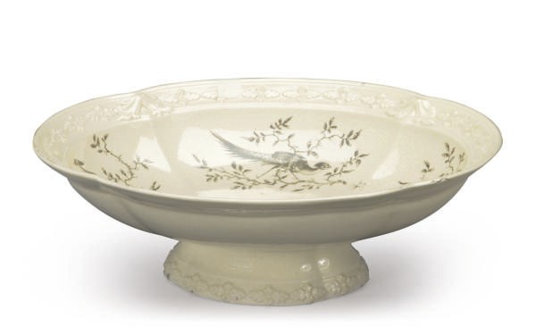 AN ENGLISH CREAMWARE COMPOTE,