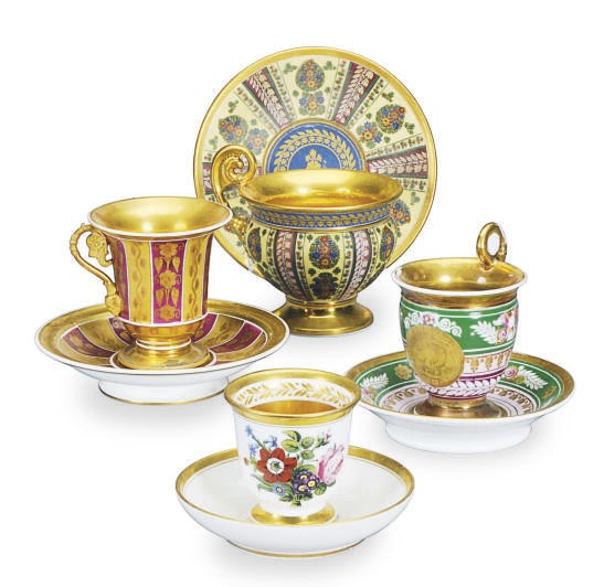 FOUR PARIS PORCELAIN TEACUPS AND SAUCERS,