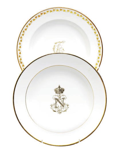 A GROUP OF FIVE FRENCH PORCELAIN GILT WHITE SOUP BOWLS,