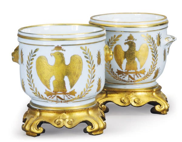 A PORCELAIN GILT WHITE BOTTLE COOLER AND A SIMILAR BOWL AND COVER,