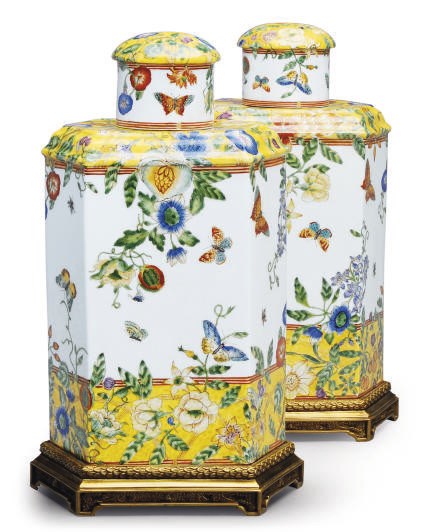 A PAIR OF GILT-METAL MOUNTED PORCELAIN TEA CADDYS AND COVERS,