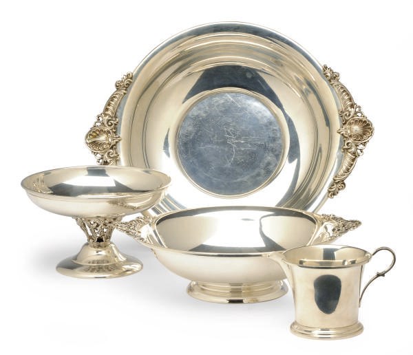 A GROUP OF AMERICAN SILVER SERVING PIECES,