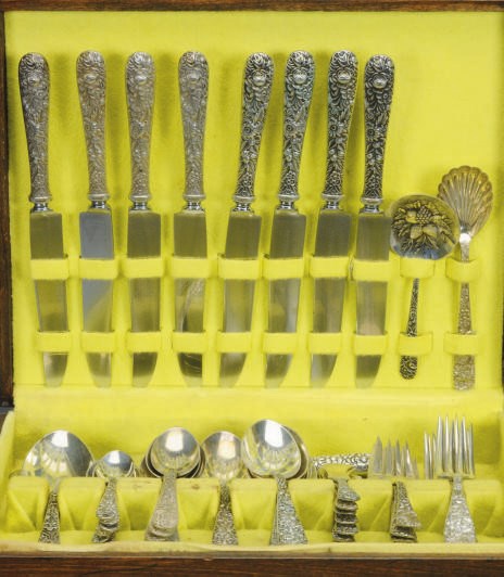 AN AMERICA SILVER FLATWARE SET FOR EIGHT,