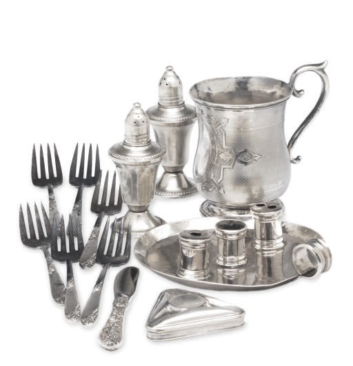 A GEORGIAN SILVER TRIANGULAR BOX AND HINGED COVER AND A CHAMBERTSTICK WITH ATTACHED INKPOT AND QUILL HOLDER,