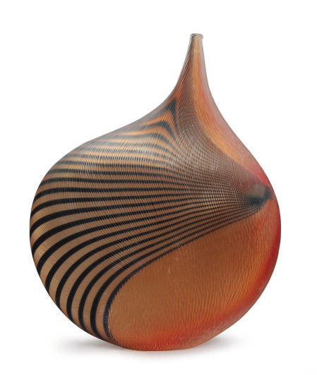 AN ITALIAN STUDIO GLASS FACETED VASE,
