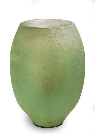 AN AMERICAN CAST GLASS SCULPTURE IN THE FORM OF AN URN,