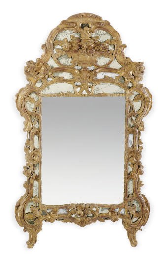 A FRENCH GILTWOOD WALL MIRROR,