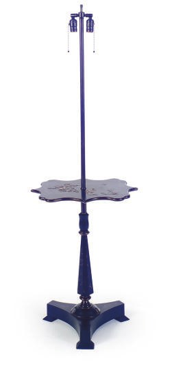 A BLACK AND GILT-JAPANNED FLOOR LAMP,