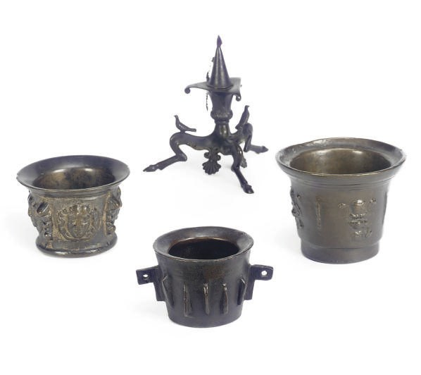 A GROUP OF THREE BRONZE MORTARS,