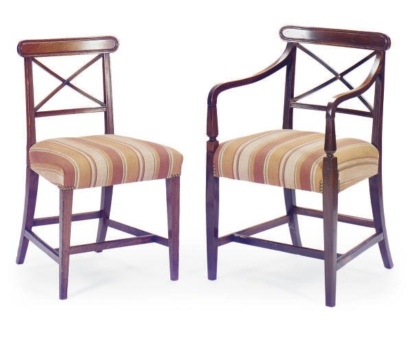 A SET OF SEVEN REGENCY MAHOGANY DINING CHAIRS,