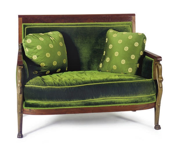 A MAHOGANY AND GILT-DECORATED UPHOLSTERED SETTEE,