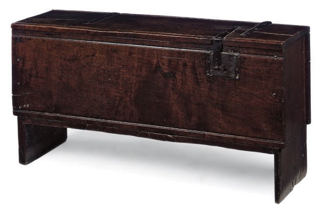 AN ENGLISH OAK PLANK CHEST