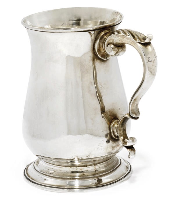 A GEORGE III PLAIN BALUSTER SILVER MUG