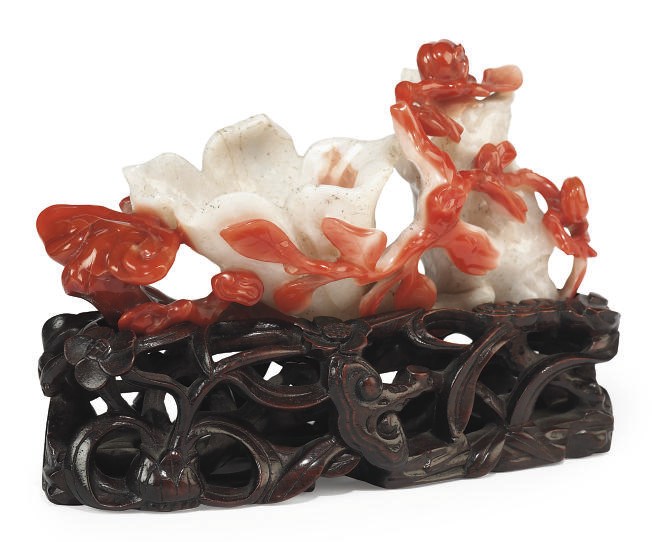 A CHINESE CARNELIAN CARVING