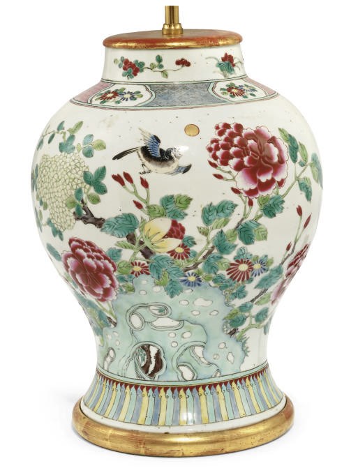 A CHINESE FAMILLE ROSE LAMPED JAR