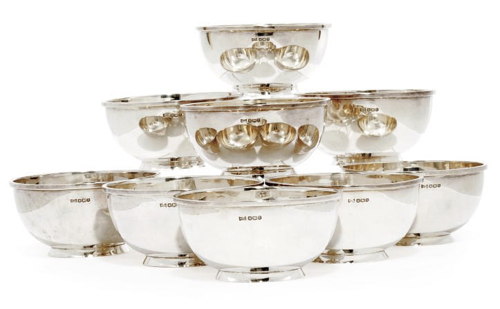 A SET OF TWELVE MODERN SILVER FINGER BOWLS