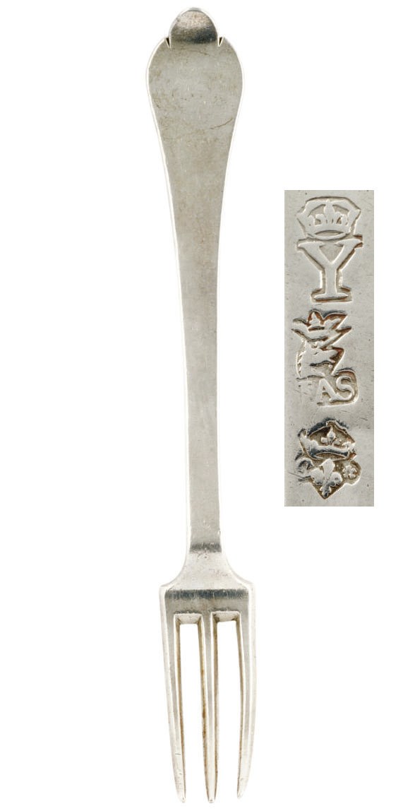 A RARE FRENCH PROVINCIAL SILVER TREFID FORK OF GOOD GAUGE