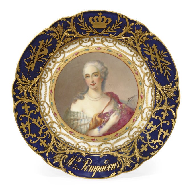 A CONTINENTAL PORCELAIN PORTRAIT PLATE