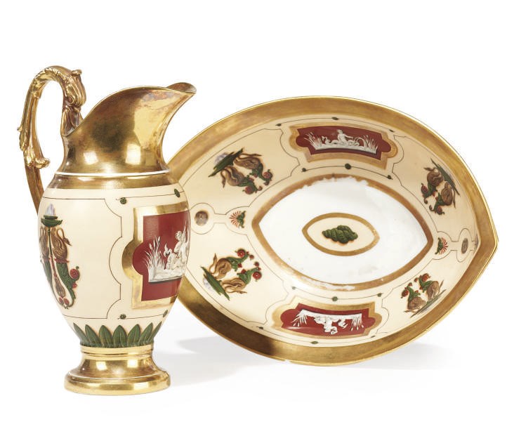 A PARIS PORCELAIN EWER AND NAVETTE-SHAPED BASIN