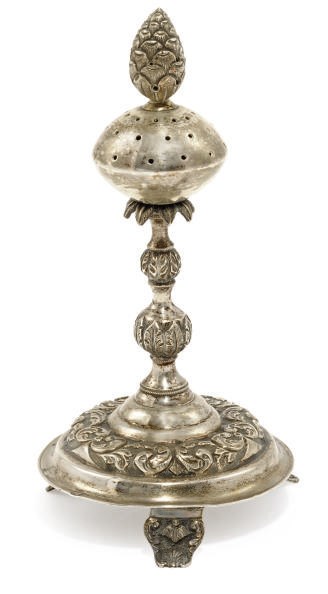 A PORTUGUESE SILVER TOOTHPICK HOLDER