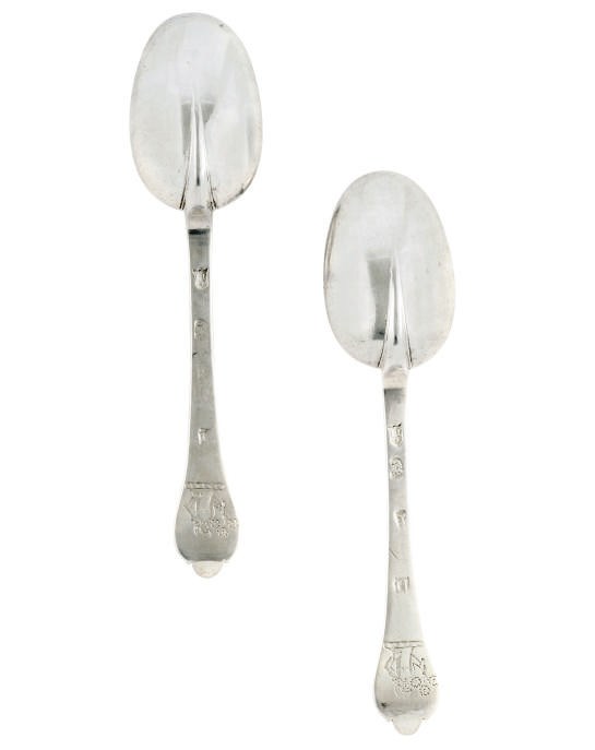 A PAIR OF WILLIAM AND MARY SILVER TREFID SPOONS