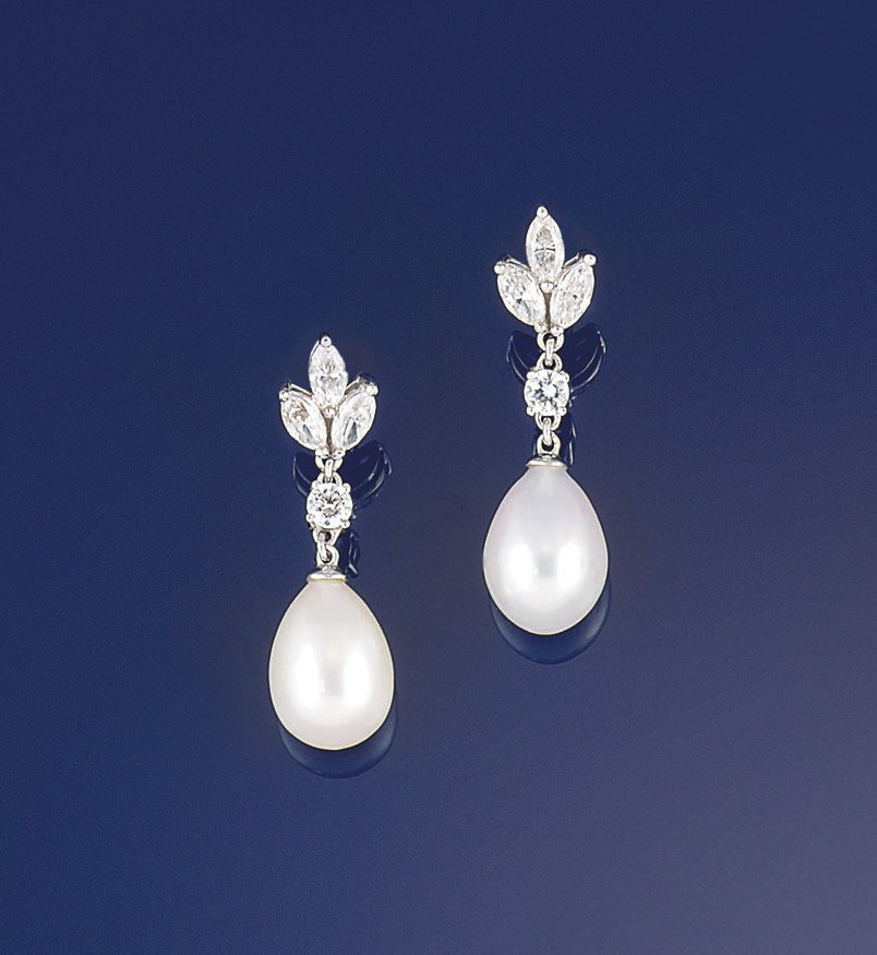 A pair of diamond and fresh water cultured pearl earpendants