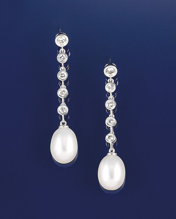 A pair of diamond and fresh water cultured pearl earpendants
